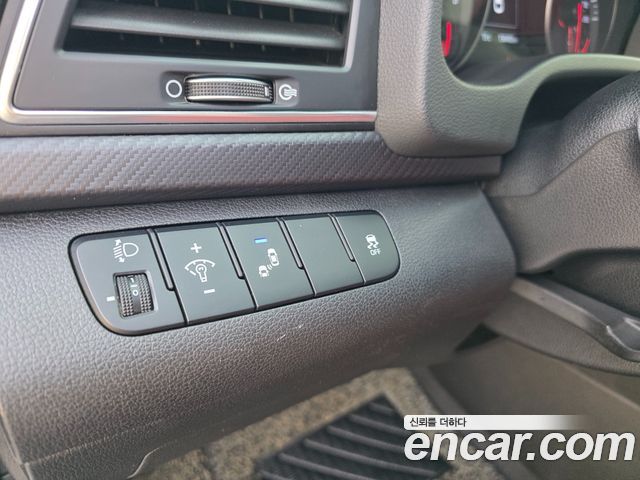 Hyundai AVANTE 2018 — photo 15