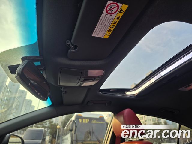 Hyundai AVANTE 2018 — photo 16