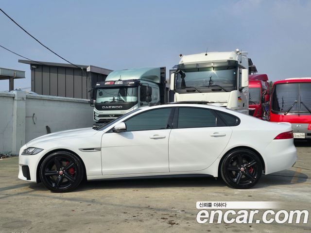 Jaguar XF 2017 — photo 3