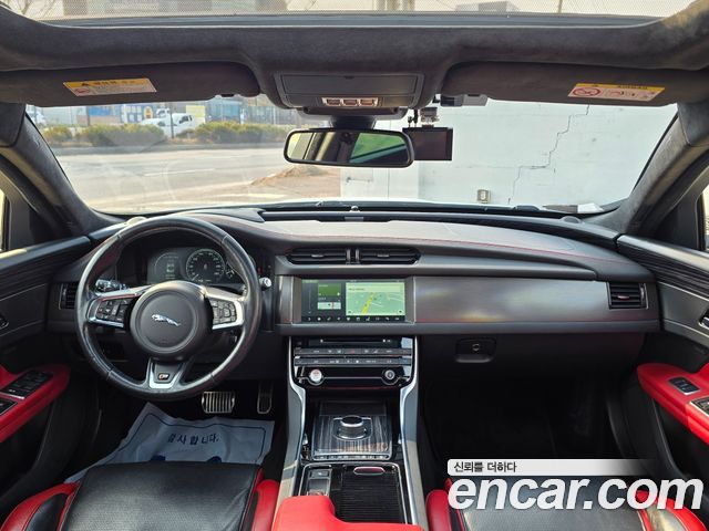 Jaguar XF 2017 — photo 7