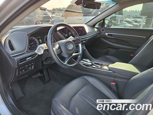 Hyundai Sonata 2022 — photo 9