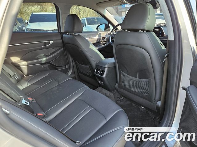 Hyundai Sonata 2022 — photo 12