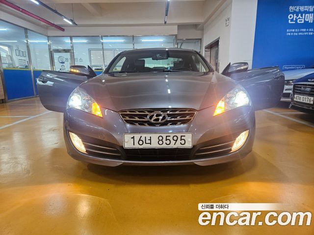 Hyundai Genesis 2011 — photo 2