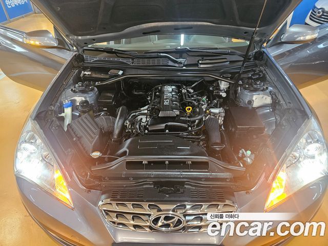Hyundai Genesis 2011 — photo 6