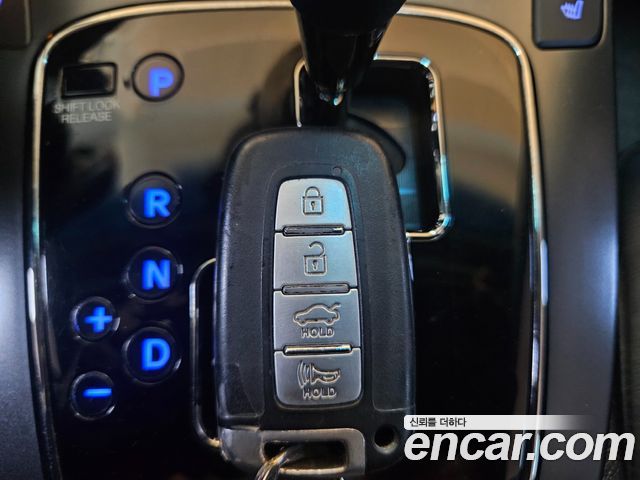 Hyundai Genesis 2011 — photo 20