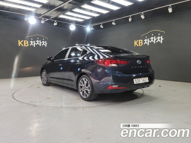 Hyundai AVANTE 2019 — photo 10