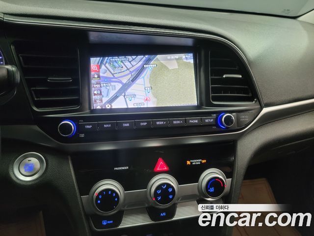 Hyundai AVANTE 2019 — photo 17