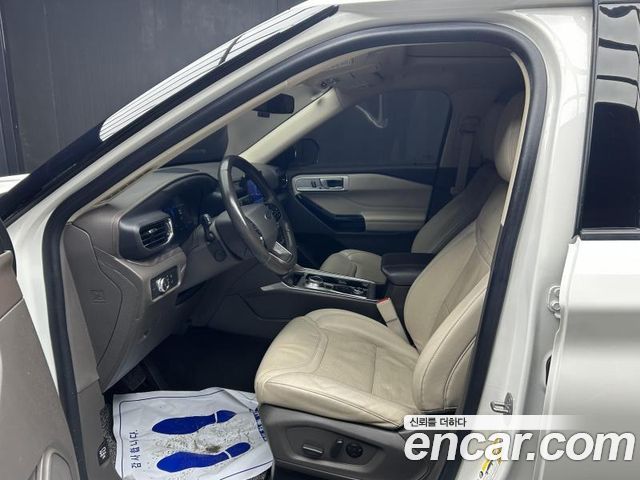 Ford Explorer 2022 — photo 7