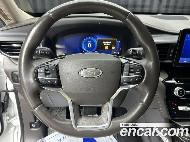 Ford Explorer 2022 — photo 12