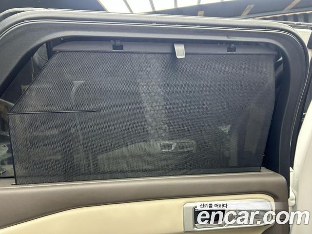 Ford Explorer 2022 — photo 17