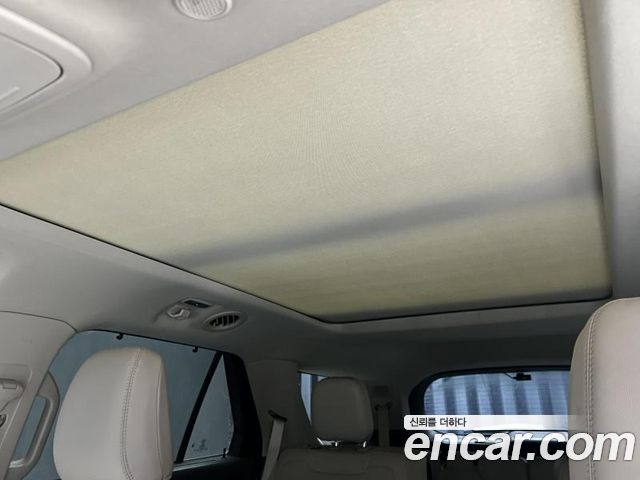 Ford Explorer 2022 — photo 18