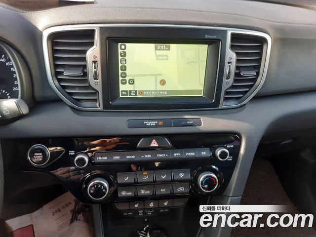 Kia Sportage 2016 — photo 10