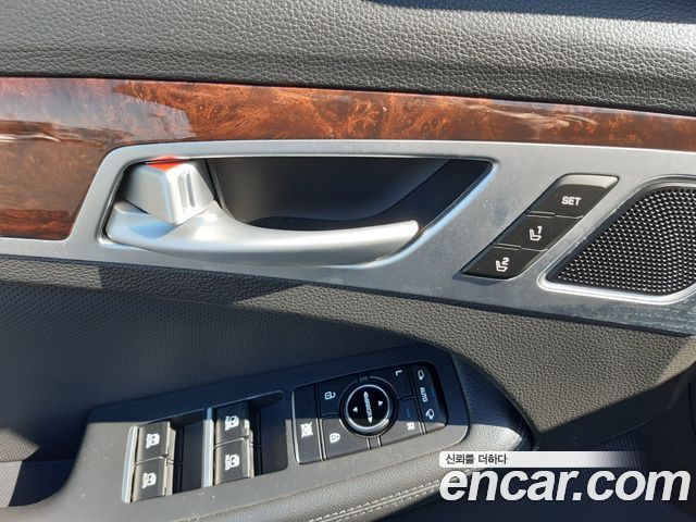 Hyundai Genesis 2016 — photo 12