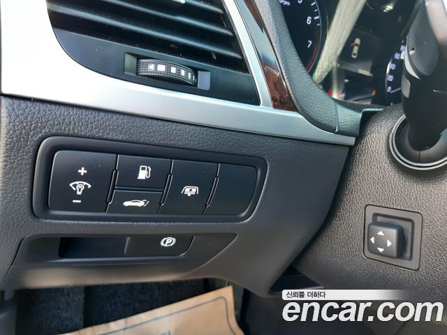 Hyundai Genesis 2016 — photo 13