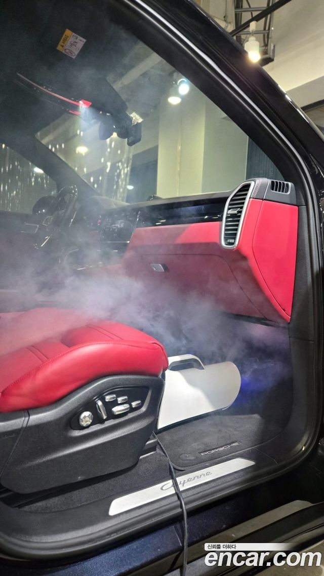 Porsche Cayenne 2020 — photo 3