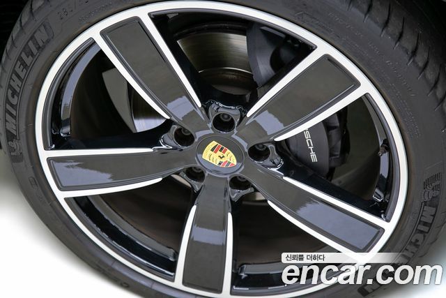 Porsche Cayenne 2020 — photo 9
