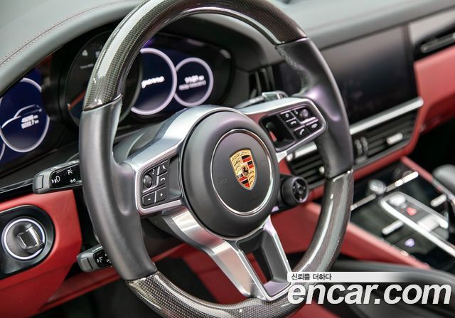 Porsche Cayenne 2020 — photo 10