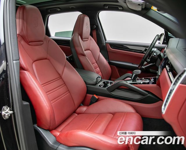 Porsche Cayenne 2020 — photo 12