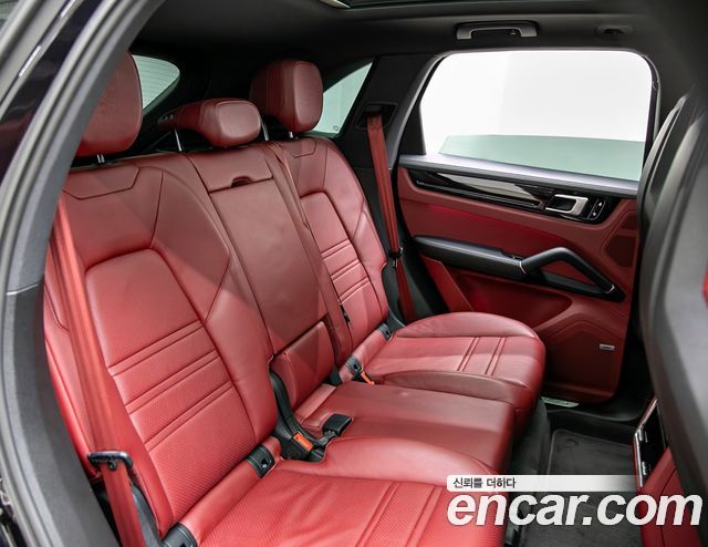 Porsche Cayenne 2020 — photo 13