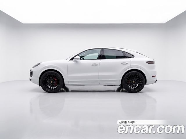 Porsche Cayenne 2021 — photo 1