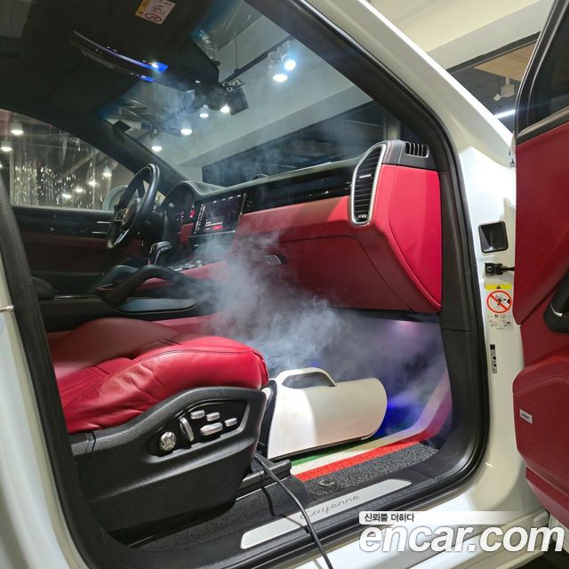 Porsche Cayenne 2021 — photo 3