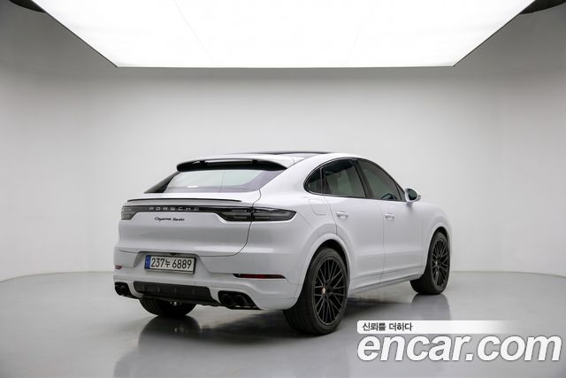 Porsche Cayenne 2021 — photo 8