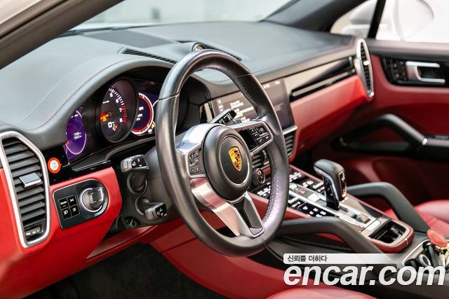 Porsche Cayenne 2021 — photo 11