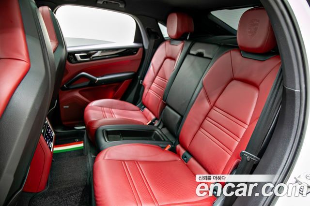 Porsche Cayenne 2021 — photo 15