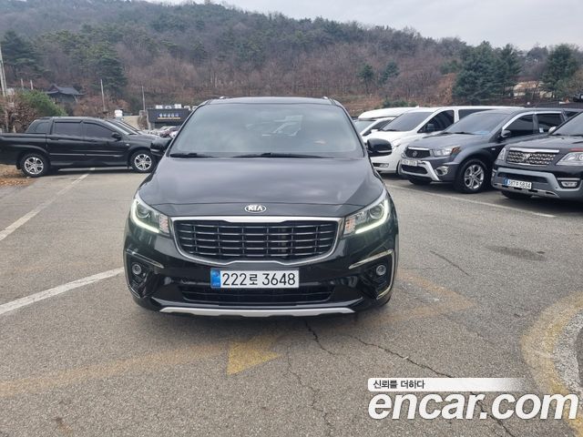 Kia Canival 2020 — photo 1