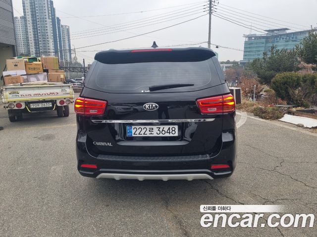 Kia Canival 2020 — photo 4