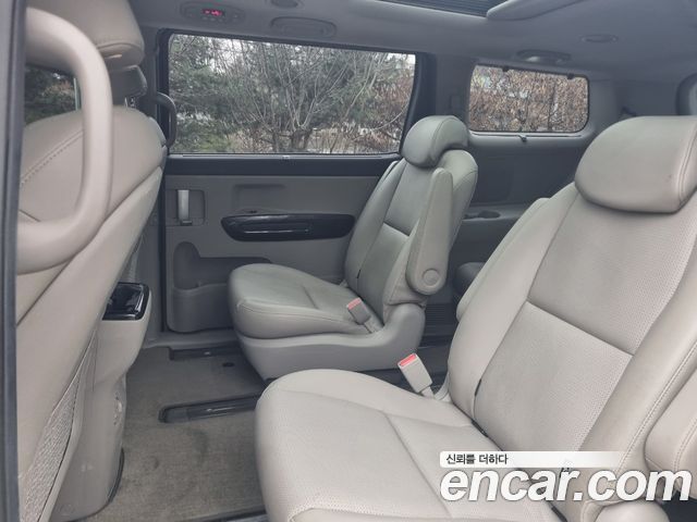 Kia Canival 2020 — photo 11