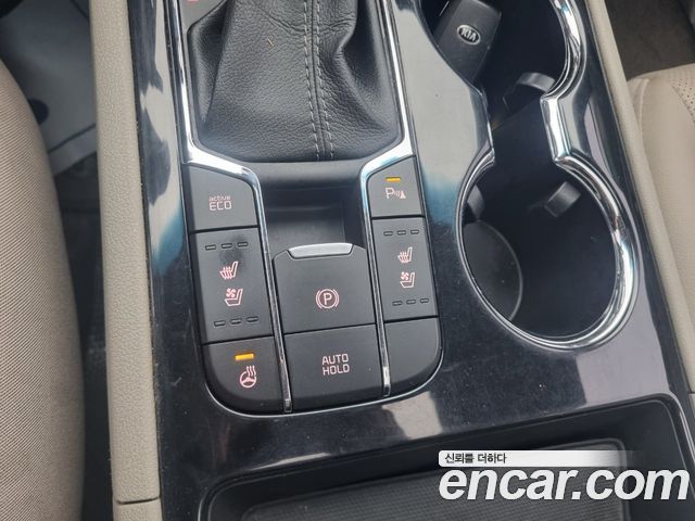 Kia Canival 2020 — photo 16