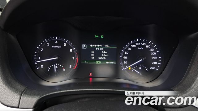 Genesis G80 2018 — photo 8