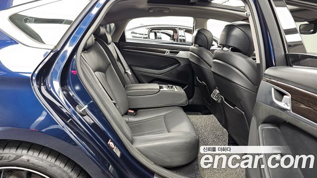 Genesis G80 2018 — photo 12