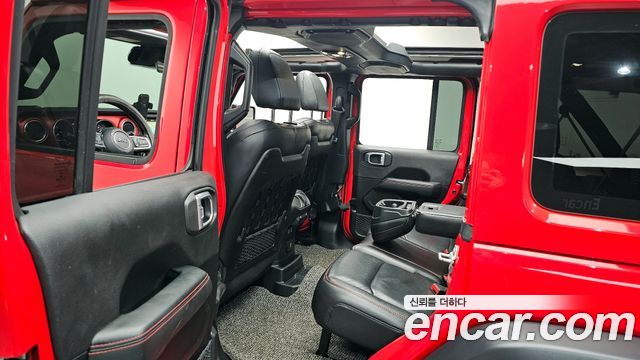 Jeep Wrangler 2020 — photo 11