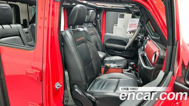 Jeep Wrangler 2020 — photo 12
