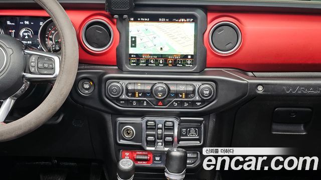 Jeep Wrangler 2020 — photo 18