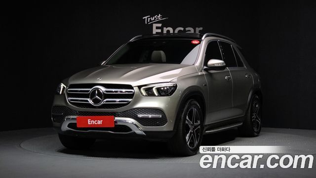 Mercedes-Benz GLE-Class 2021 — photo 1