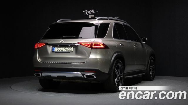 Mercedes-Benz GLE-Class 2021 — photo 2