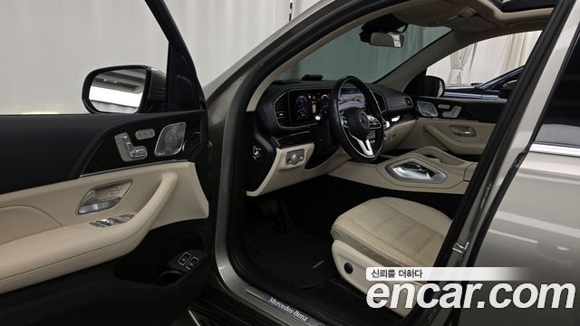 Mercedes-Benz GLE-Class 2021 — photo 10