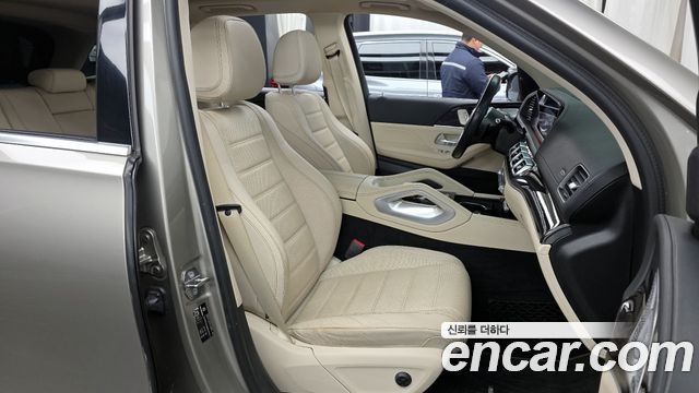 Mercedes-Benz GLE-Class 2021 — photo 11