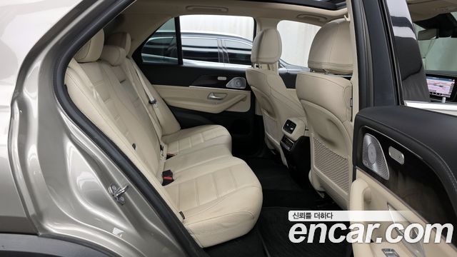 Mercedes-Benz GLE-Class 2021 — photo 12