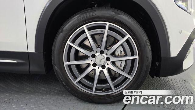 Mercedes-Benz GLB-Class 2023 — photo 5
