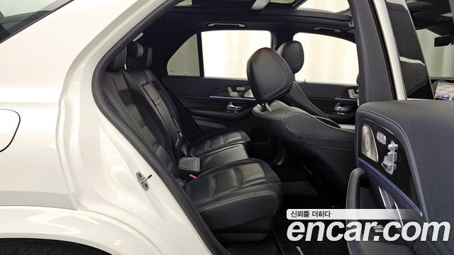 Mercedes-Benz GLE-Class 2022 — photo 12