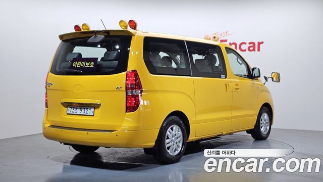 Hyundai Starex 2017 — photo 2