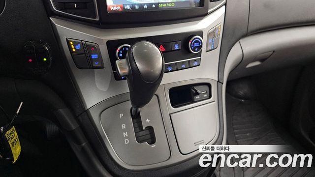 Hyundai Starex 2017 — photo 9
