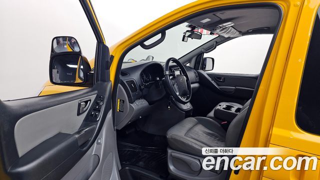 Hyundai Starex 2017 — photo 10