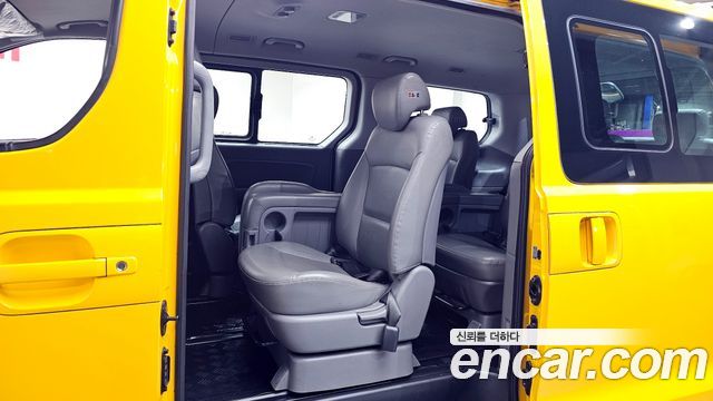 Hyundai Starex 2017 — photo 12