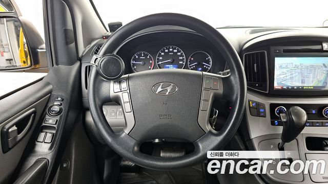 Hyundai Starex 2017 — photo 13
