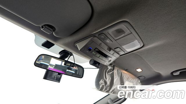 Hyundai Starex 2017 — photo 18